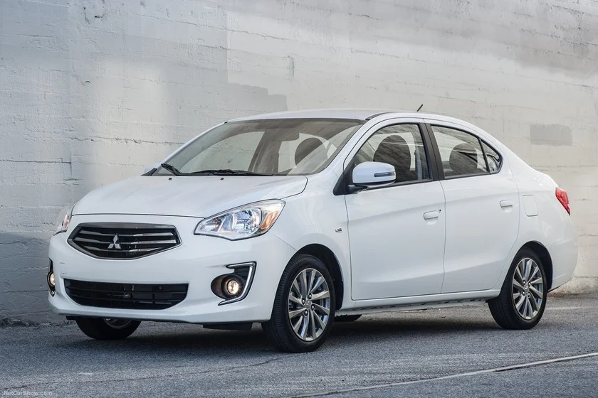 Mitsubishi Mirage - Photo 2